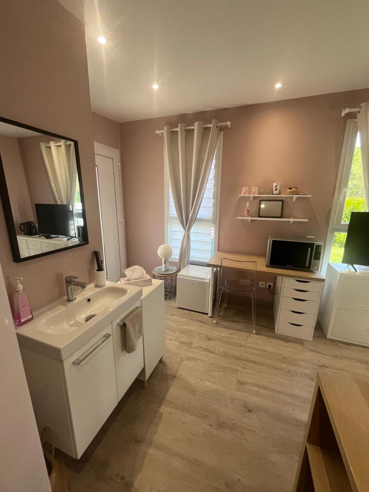 Dependance Prive Apartment Saint-Thibault-des-Vignes Luaran gambar